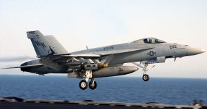 F-18E_landing_06-10304cr
