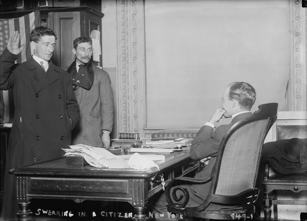 Judge swearing in a new United States citizen